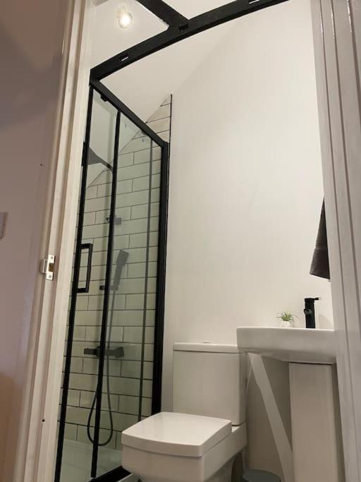 מרת'יר טידפיל Modern 2 Bedroom Cottage Near Bike Park Wales. מראה חיצוני תמונה